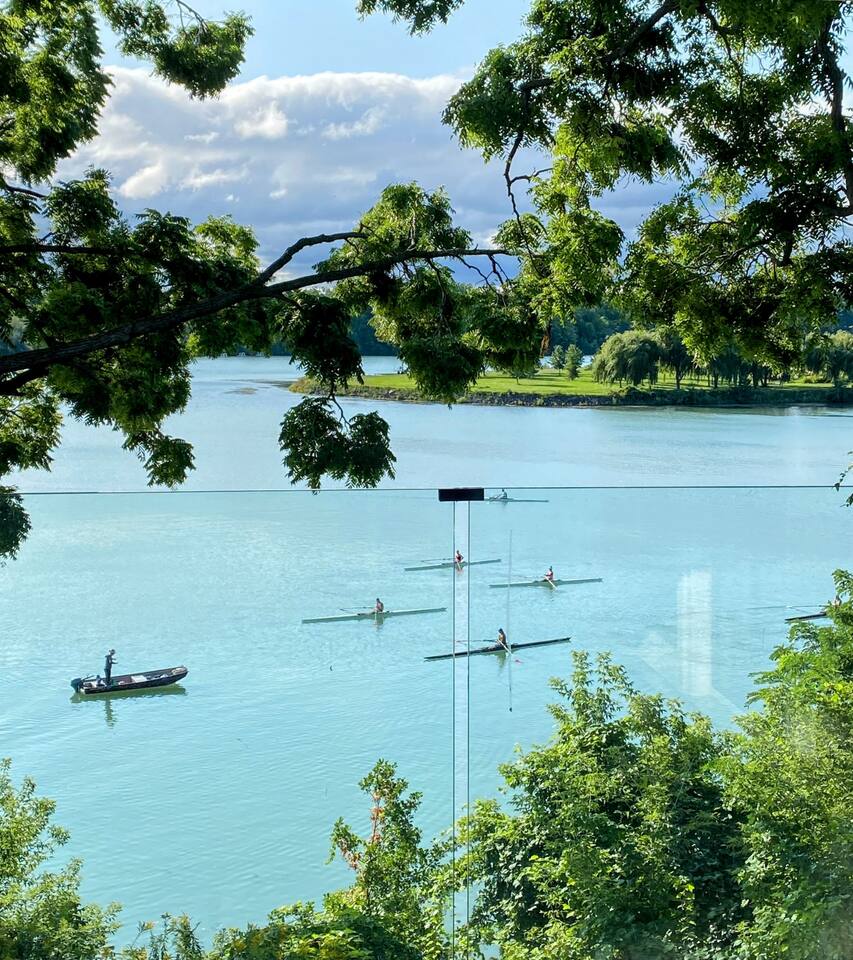 Henley Luxe | Waterfront | Home Gym | Wineries