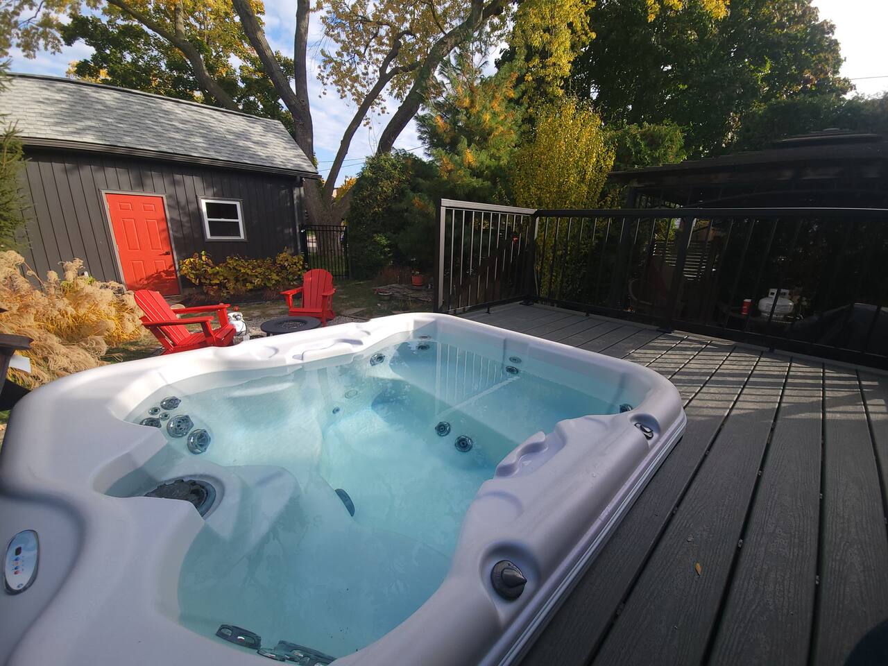Niagara Wine Country Art House | Hot Tub | 2 ppl