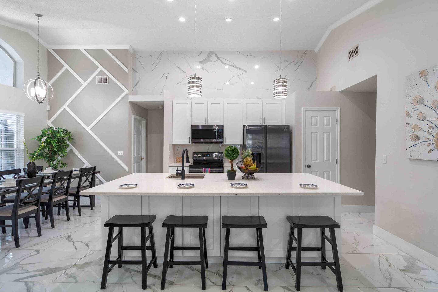 Modern/Luxe Vacation Close 2 Disney/ Heated Pool