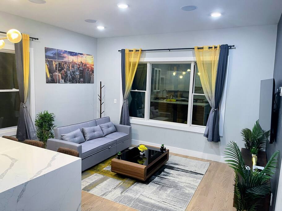 Luxury 3BR Condo | Mins to Manhattan