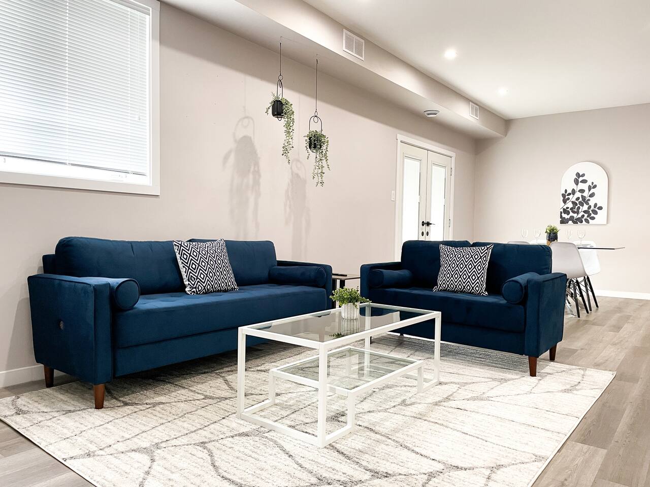 Upscale 2 Bedroom Apartment - Unit #202