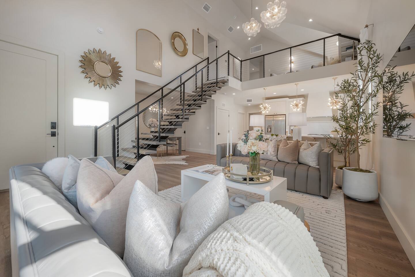 New Prime location Riverwalk Luxe 3BR 3BA