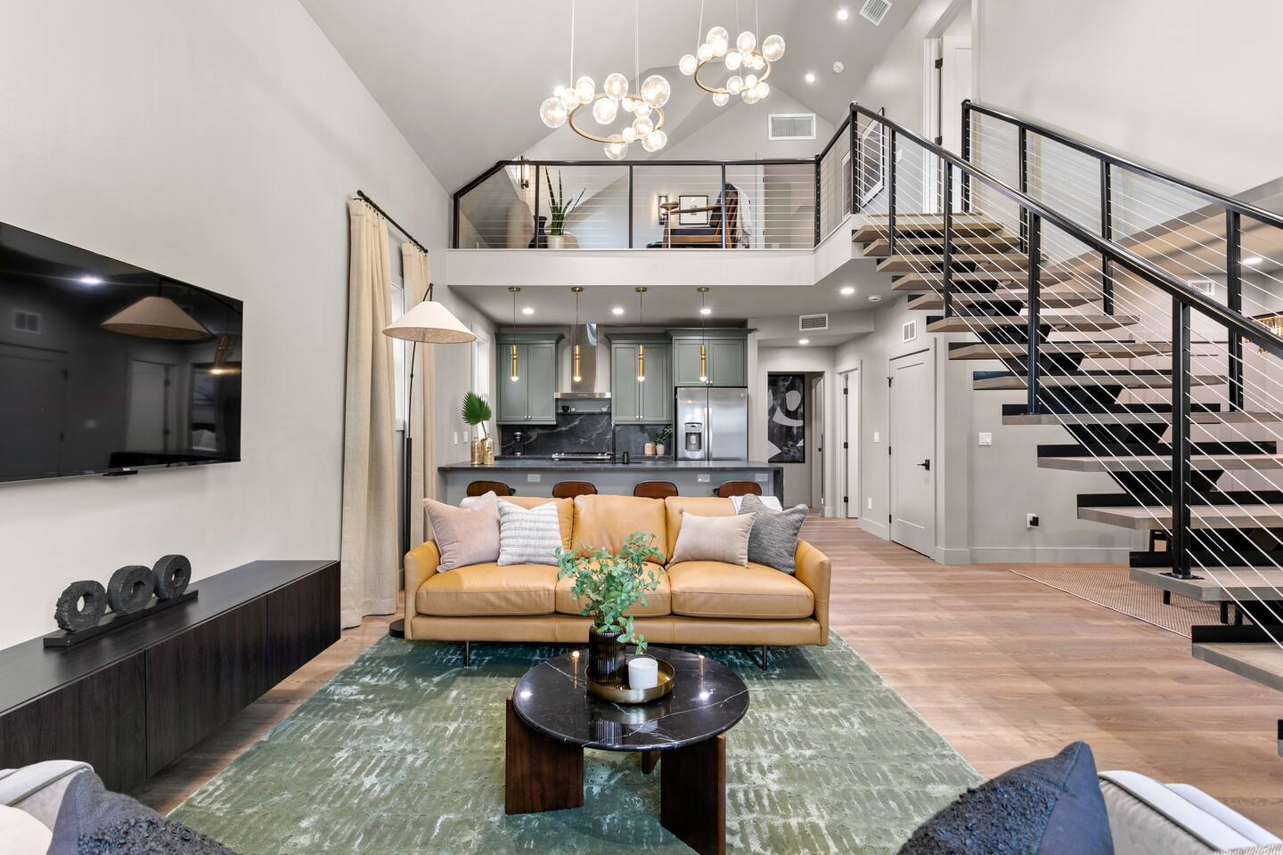 Designer 3BR 3BA + Lush Gazebo Steps to Riverwalk