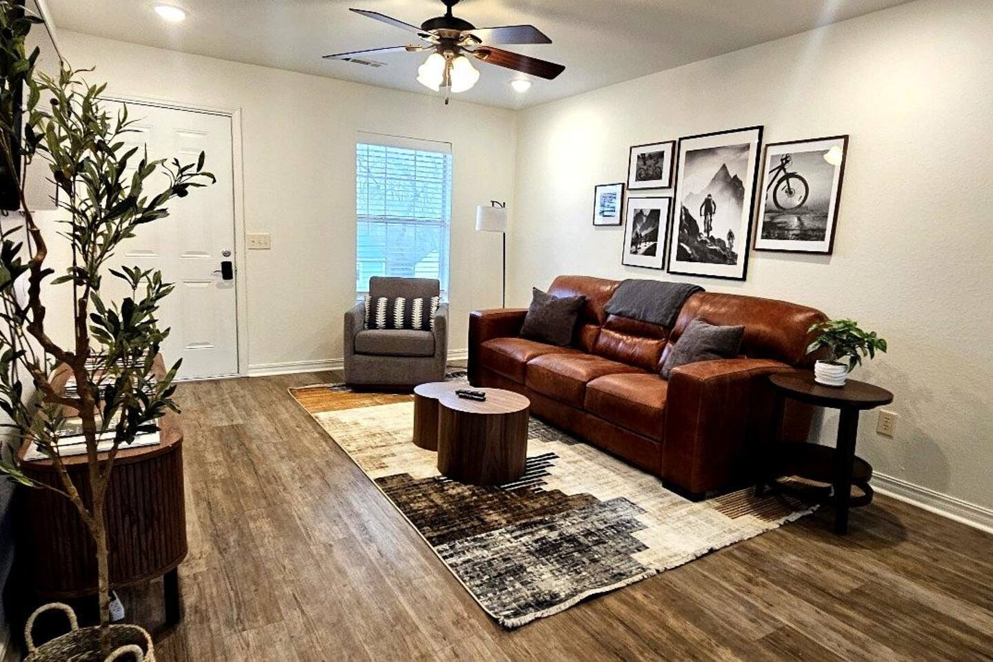 Closest House to Crystal Bridges*UPDATED JAN 2025*