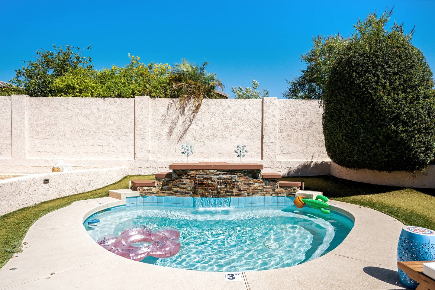 Chic Desert Retreat - Lush Spa Pool - Mini Golf