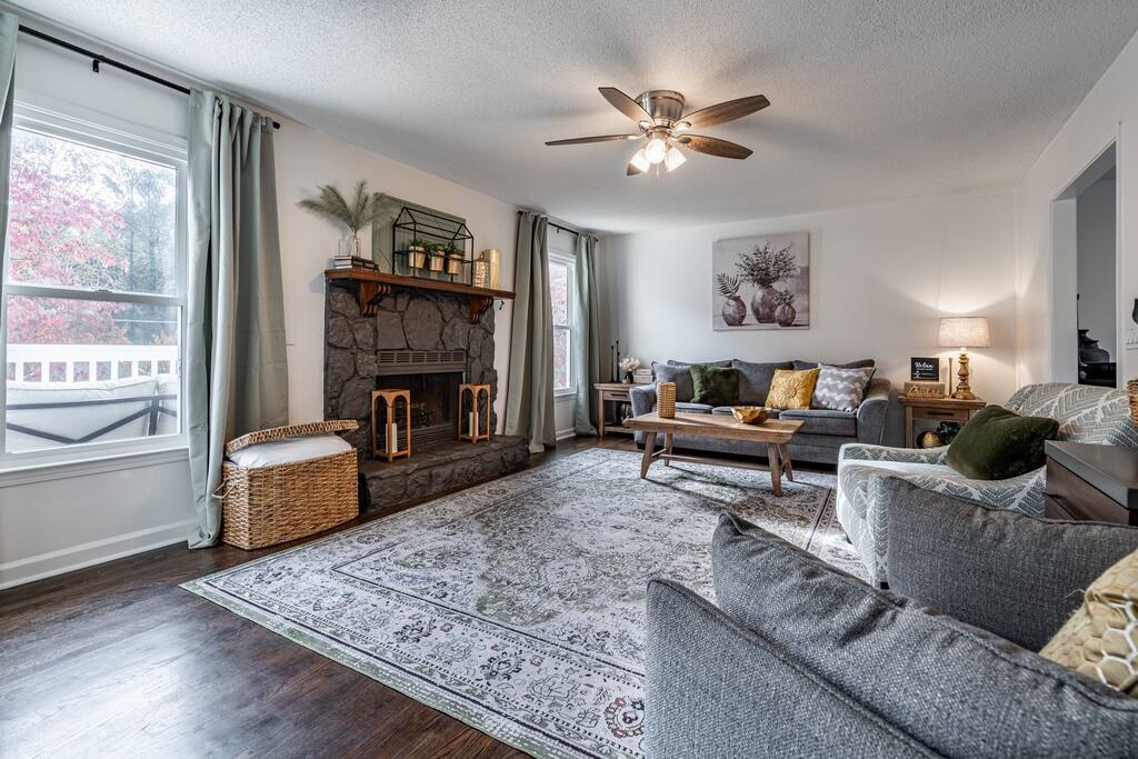 Quiet Home Near Kennesaw & Marietta | Fast WiFi!