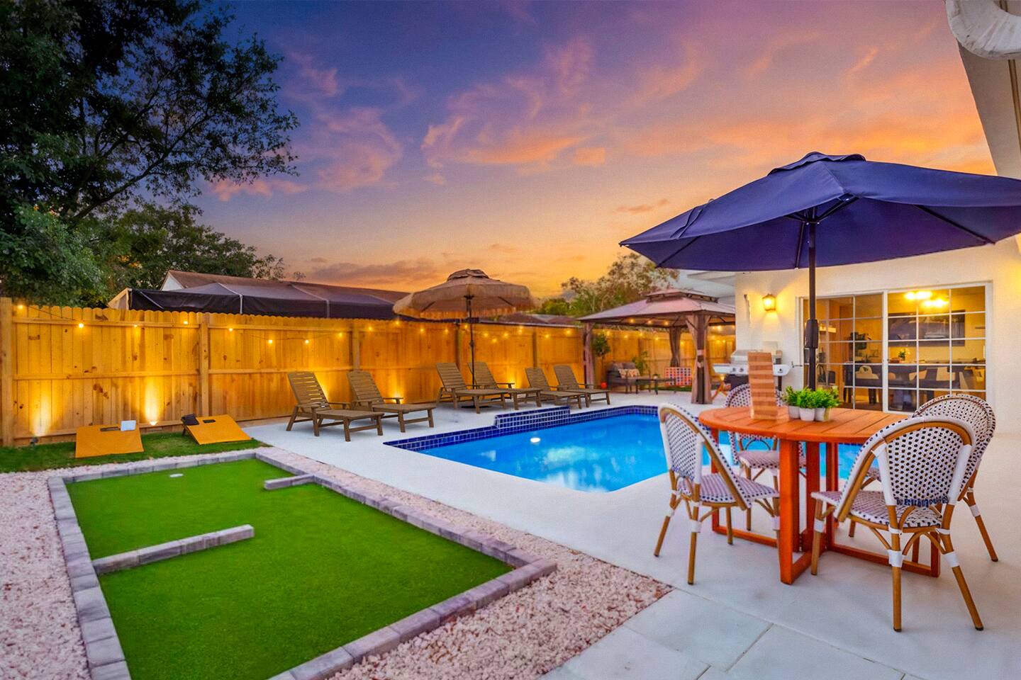 Clearwater Playhouse! Heated Pool, Mini Golf