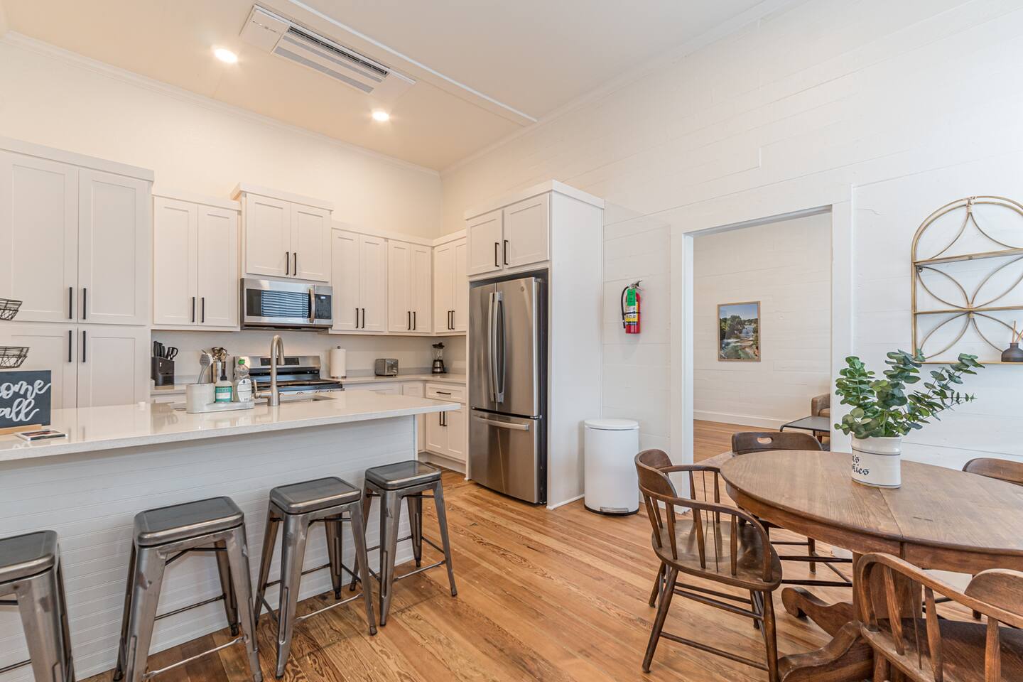 Fully-restored 1850s German Home in Downtown NB |B