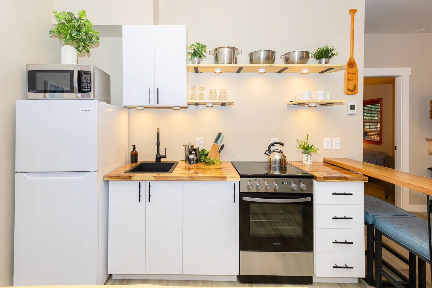 Raven • Newly Renovated! Terrace Beach & Lighthouse Trail!