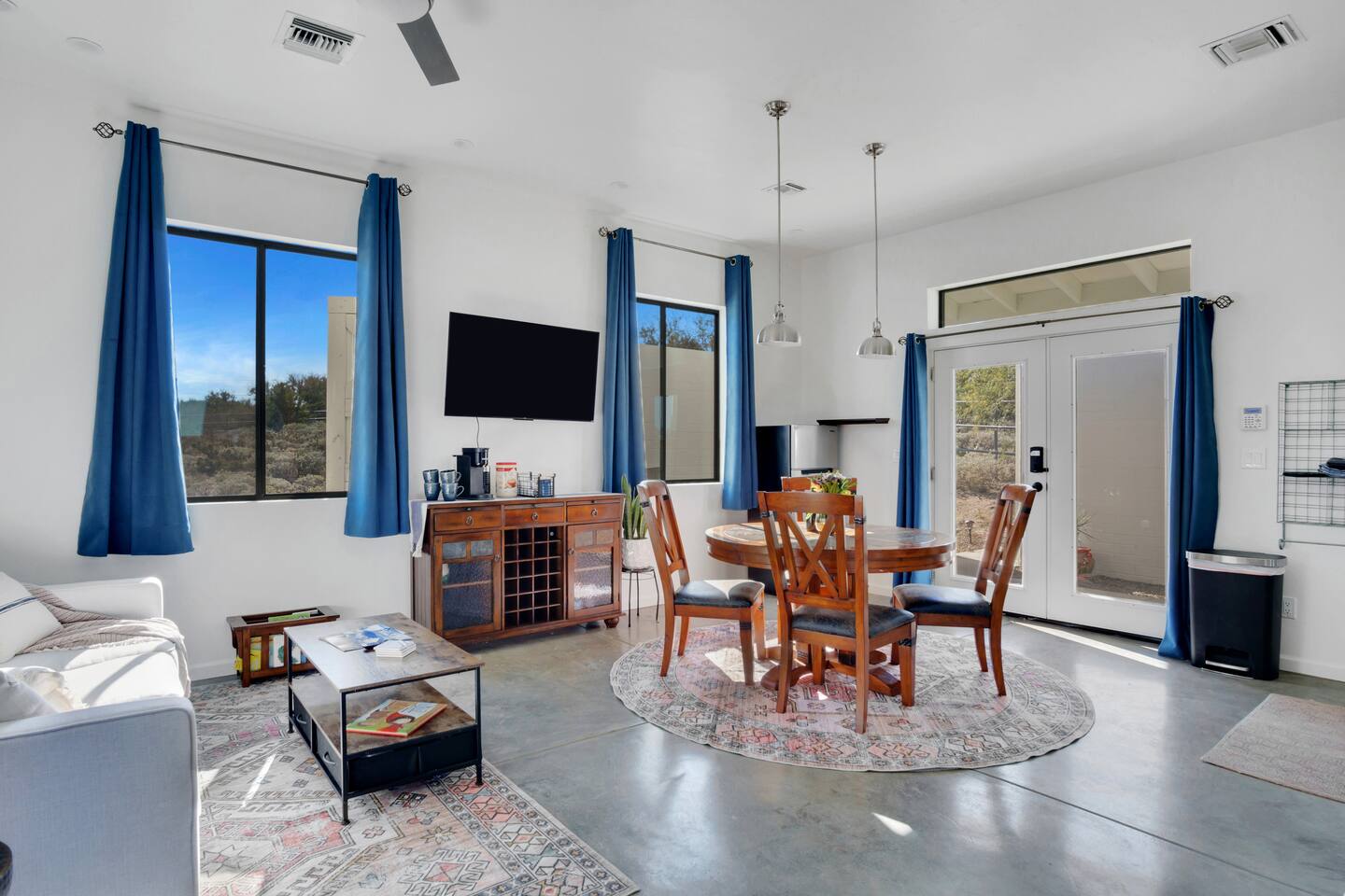 Secluded Horse Barn Hot Tub under the stars