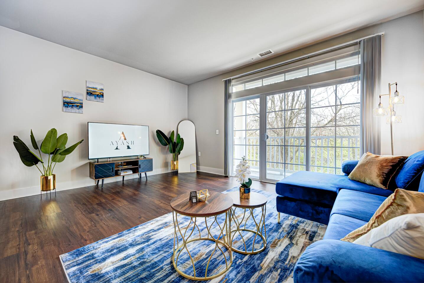 Ayash | Near Northside with Fast Wi-Fi/Workstation