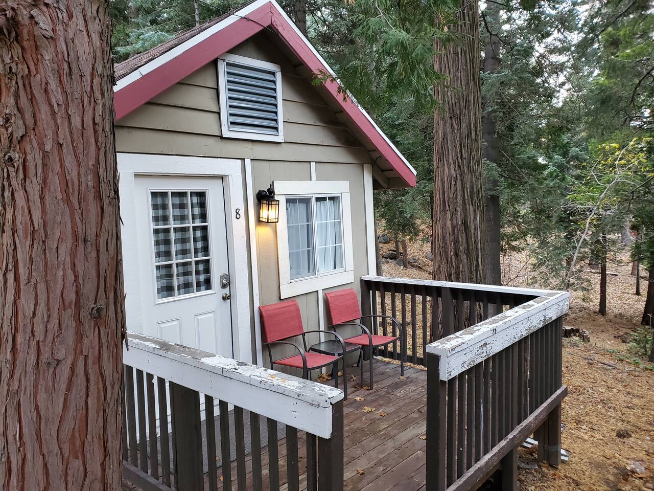 • Whistling Woods Cabin at The Twin Peaks Lodge •