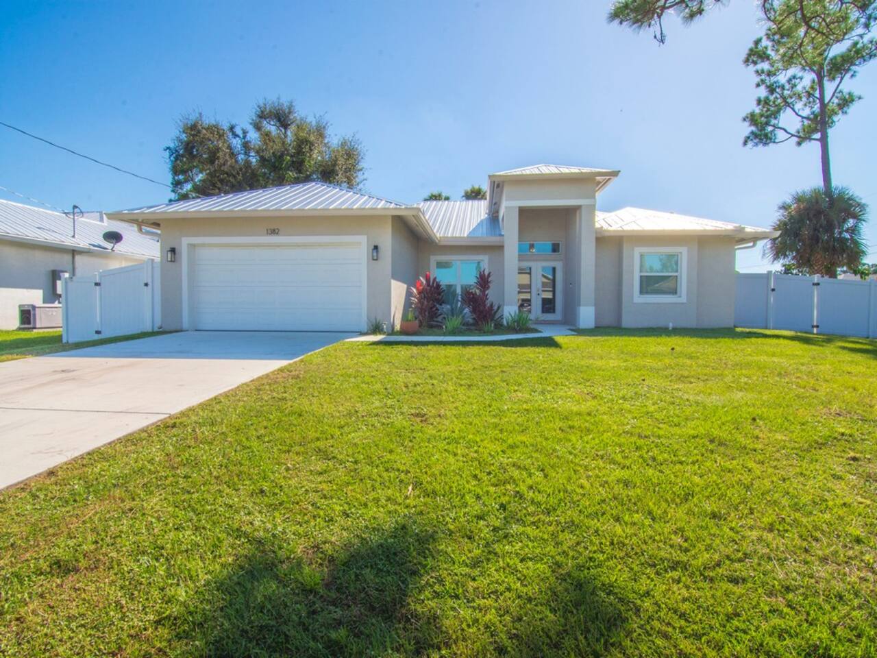 Modern 3/2 home in PSL