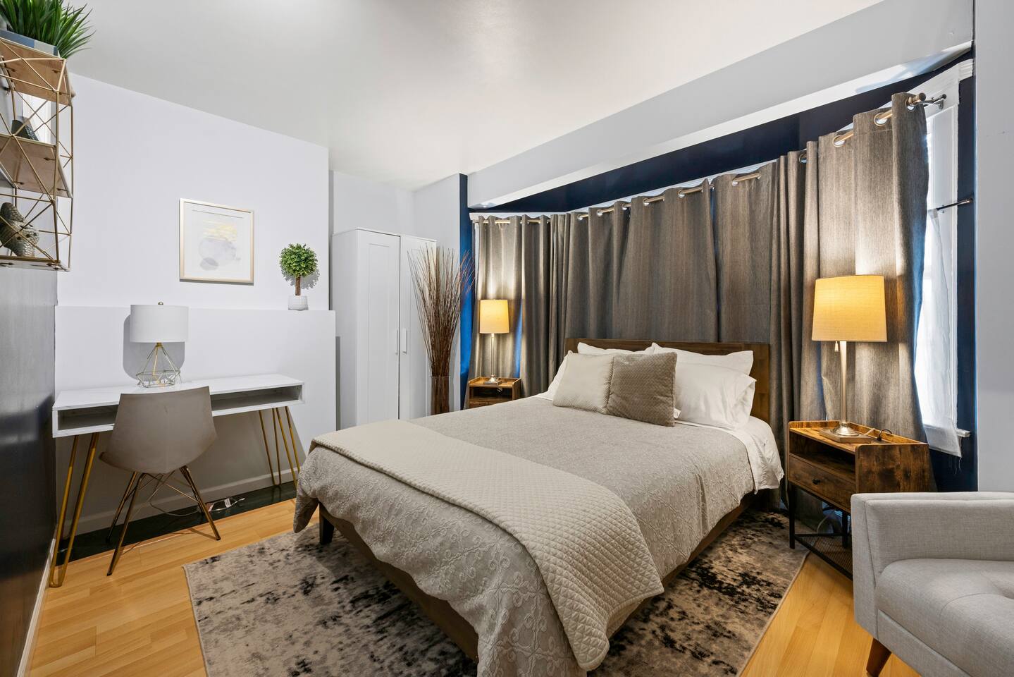 Spacious & Clean 2 Master Bedrooms+ 2 Bathrooms