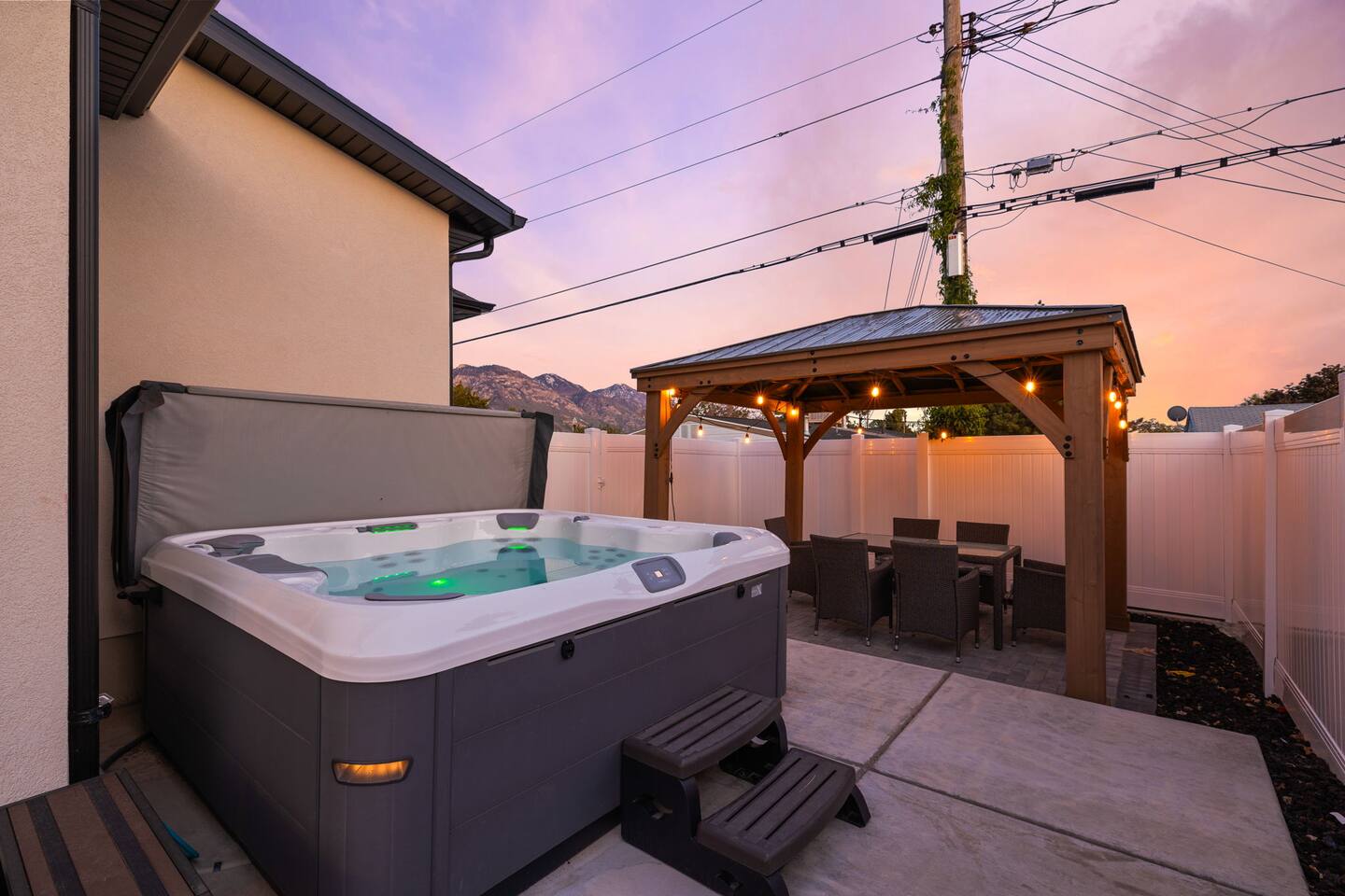 Family Home Orem | 4BD | Hot Tub