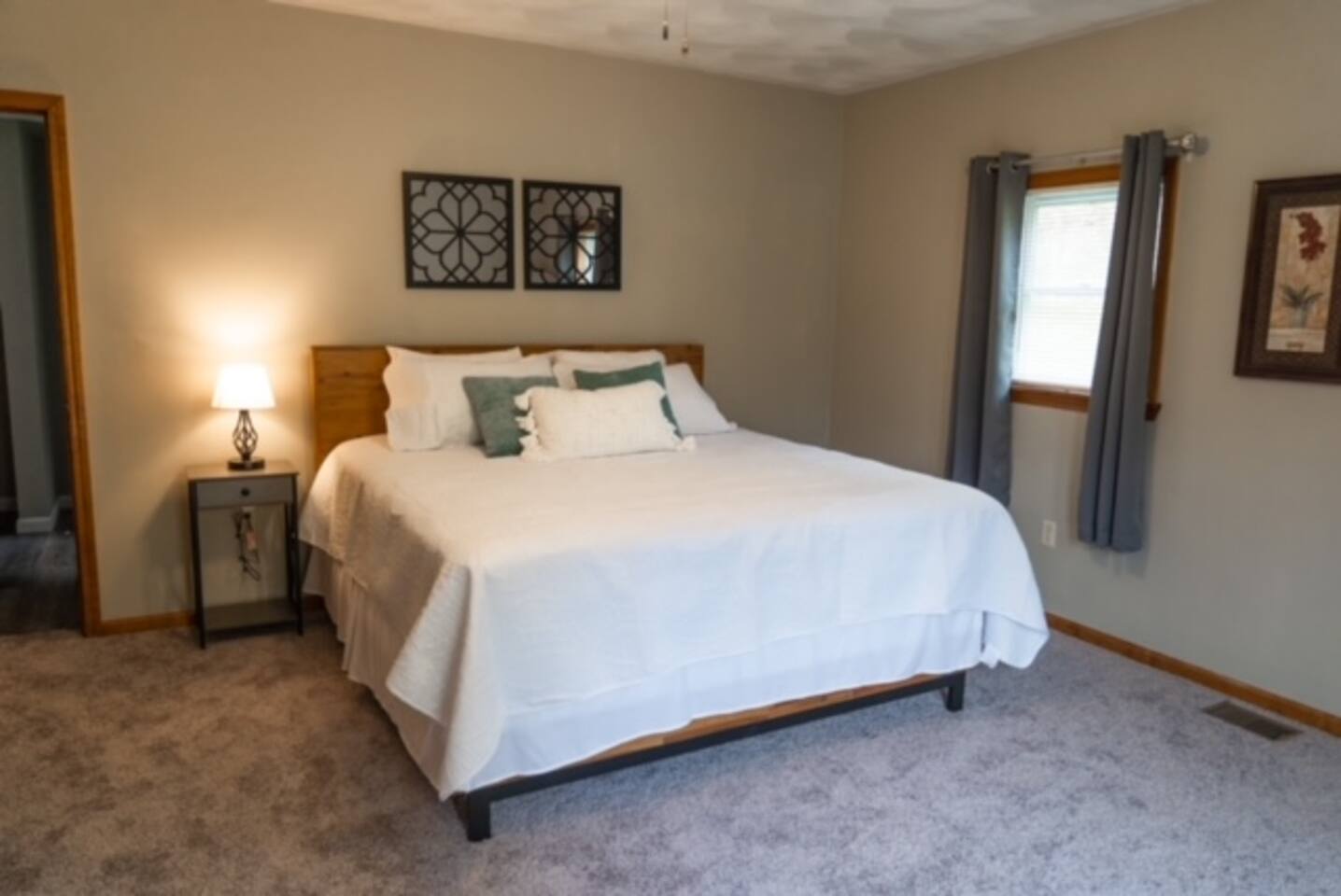 Cozy farm stay Sleeps 4 King beds Peaceful