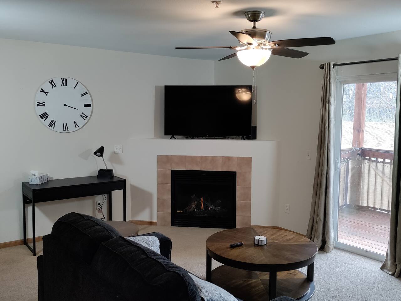 Cozy 2bd condo with Fireplace in Davenport, IA