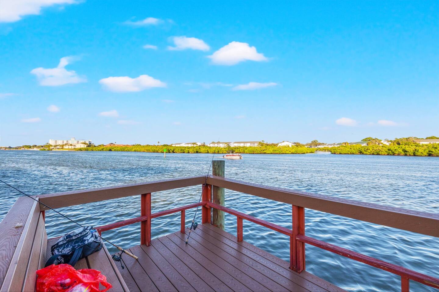 Charming condo on Indian Shore beach