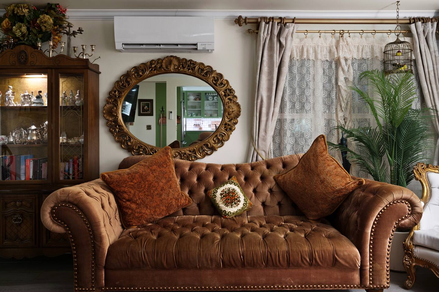 The French Farmhouse at Midtown Manor - Hot Tub!