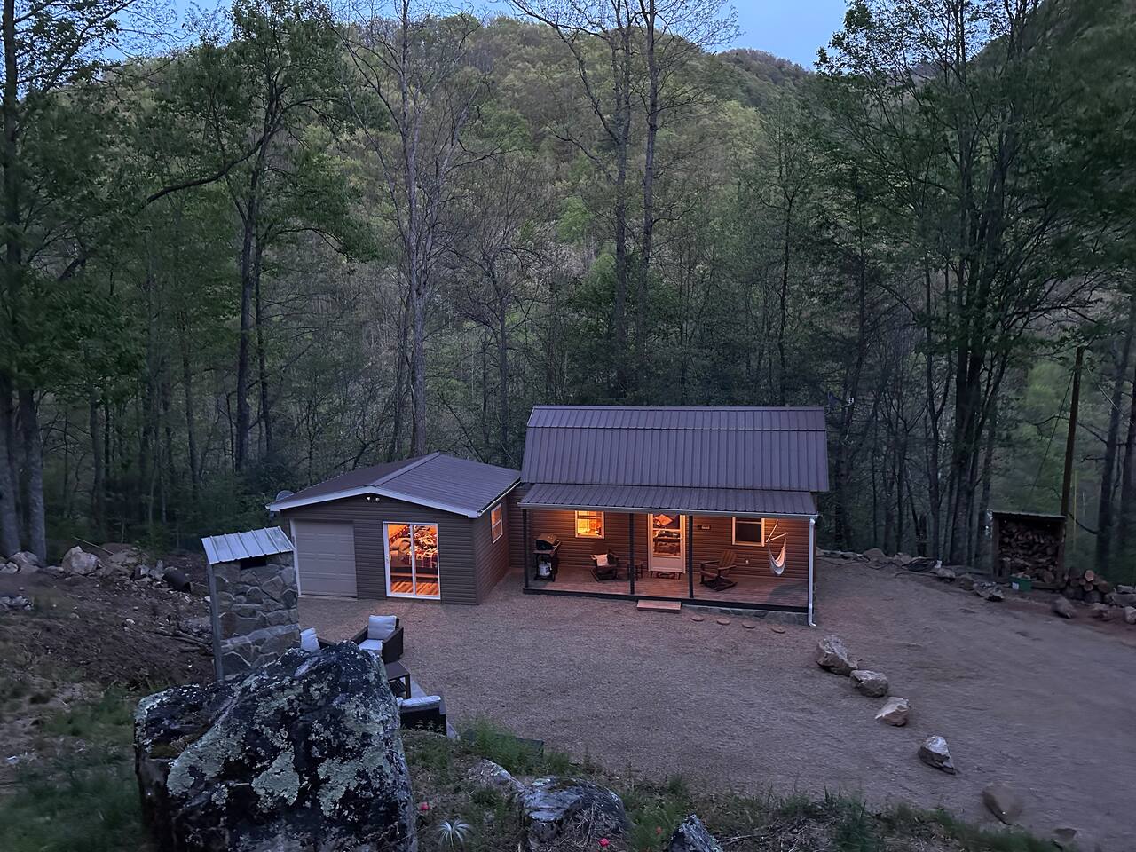 Mountain Tranquility, 1 Bedroom cabin secluded in the mountains of East Tennessee