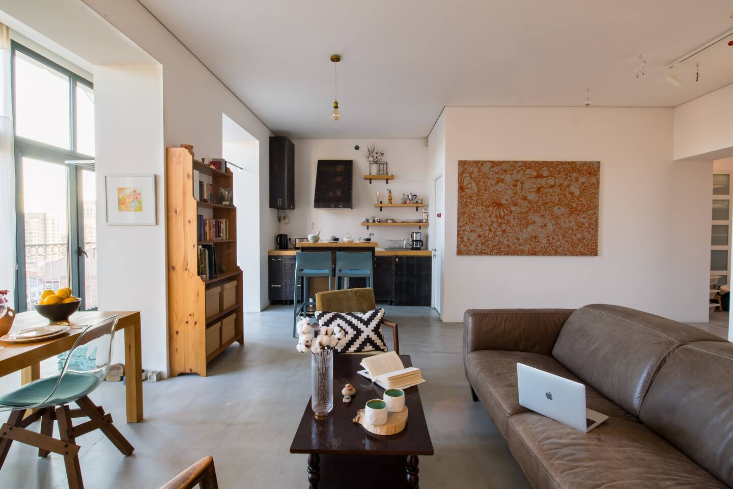 Artistic Elegance: Panoramic Views in Saryan