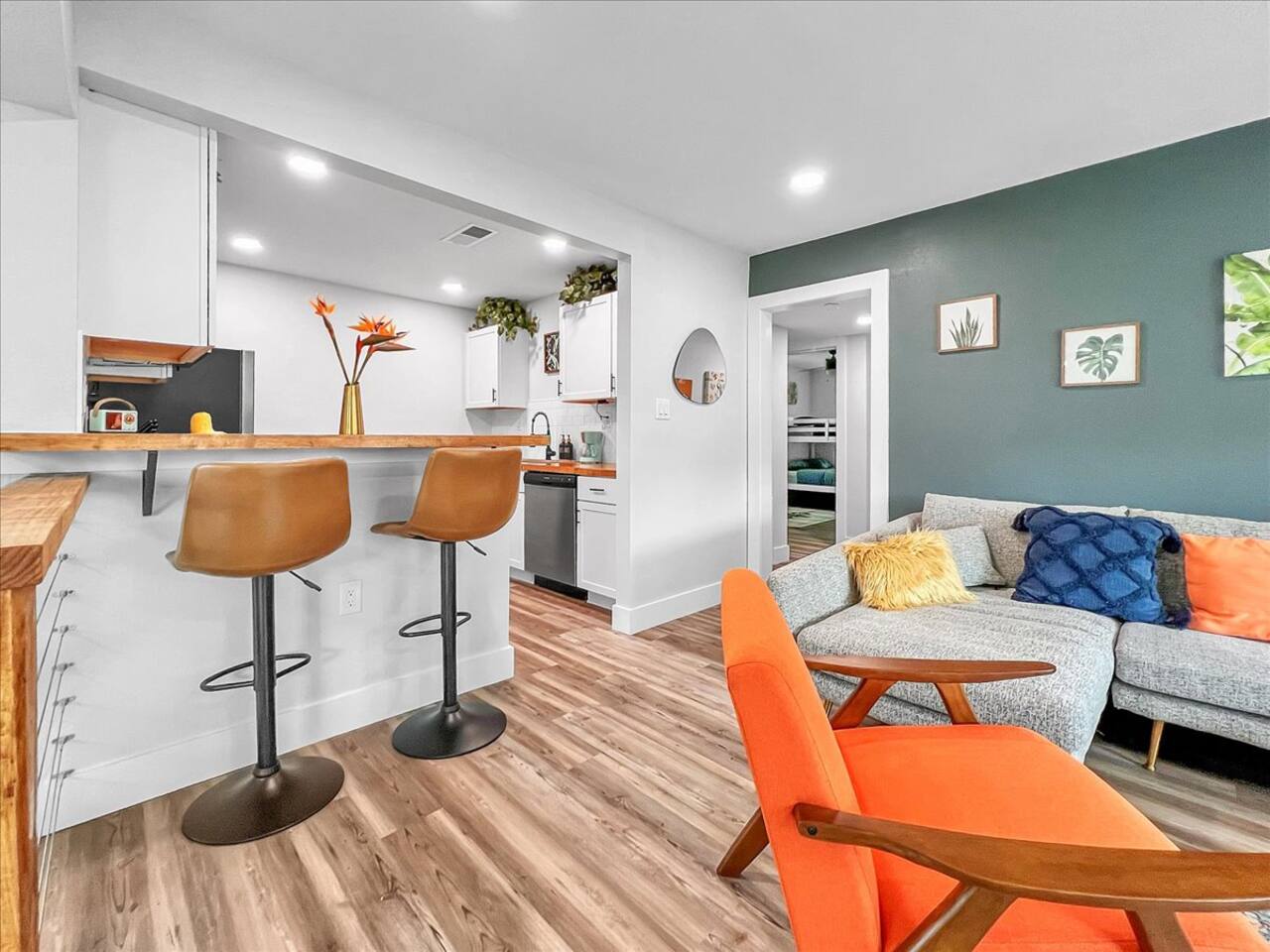 5 mins NAS • 7 Mins Downtown | Birds of Paradise!