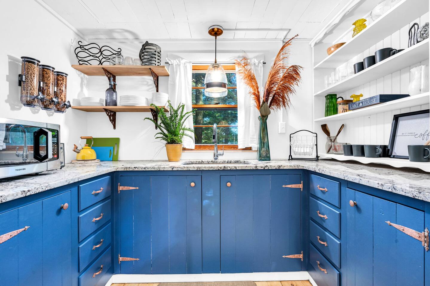 Family&Pet Friendly Midterm Rental at Lake Sebago