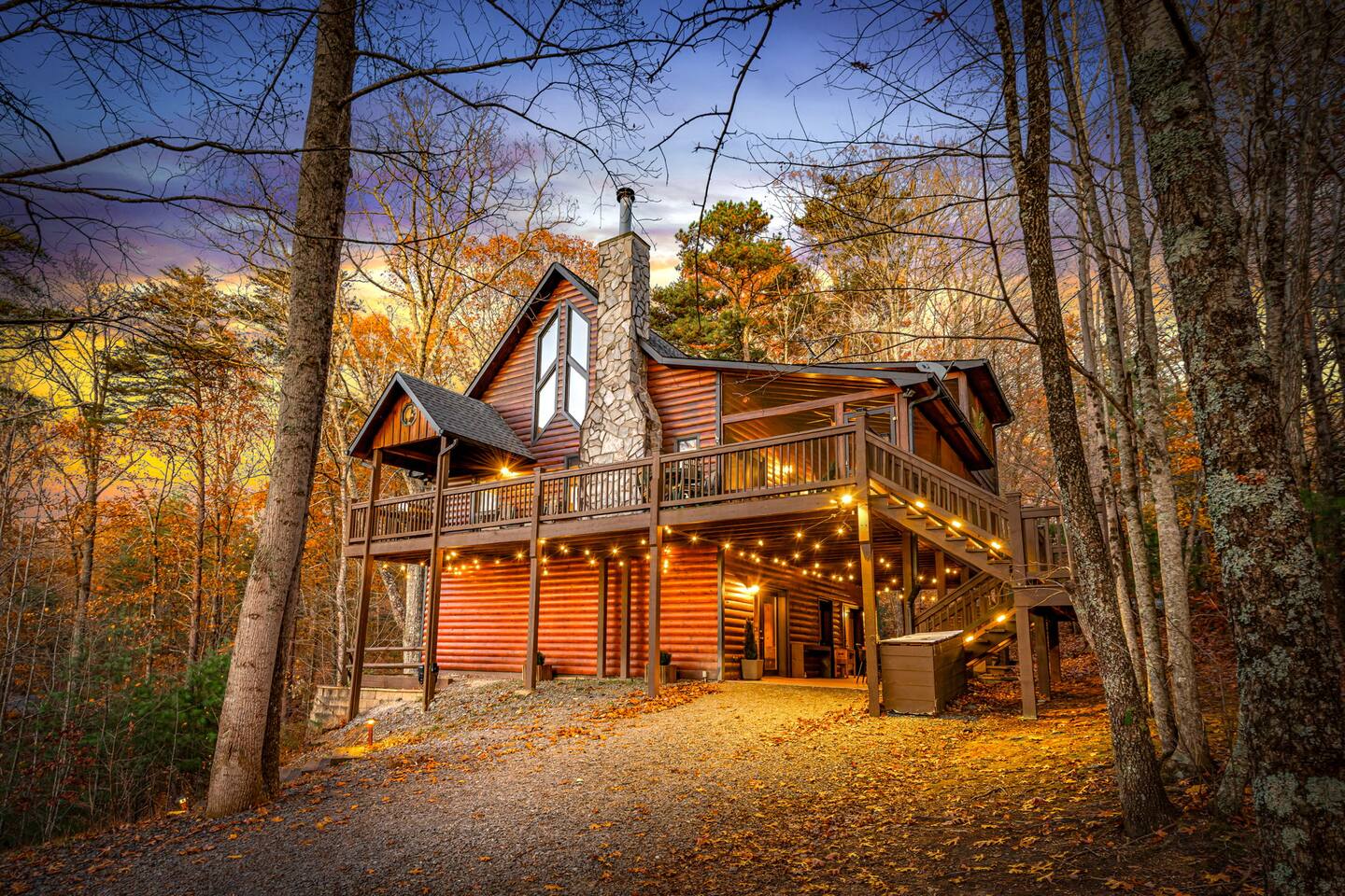 Views for Miles! Wi-Fi, New Hot Tub, Fire Pit!