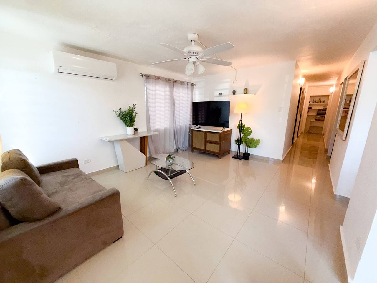 Cozy 3BR + Parking, Near Airport — Solar Backup!