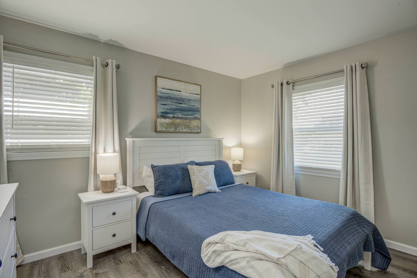 Stroll to the Shore: 3BR Vacation Retreat photo 6