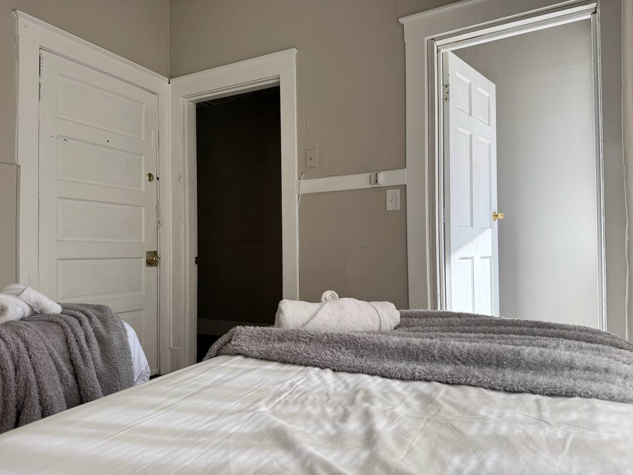 Cherry Street Retreat A | 2BD/1BA Apt near River