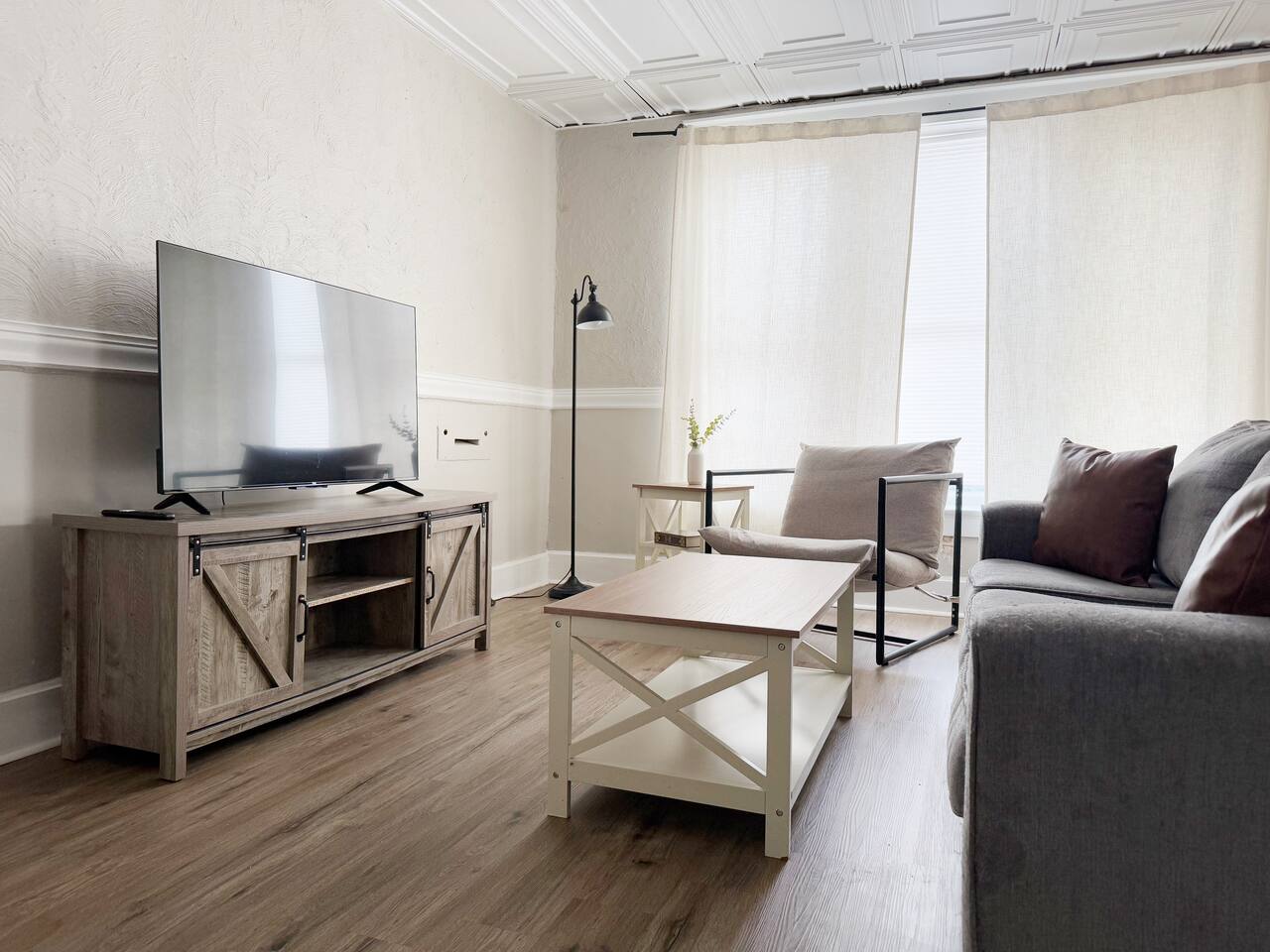 Cherry Street Retreat A | 2BD/1BA Apt near River