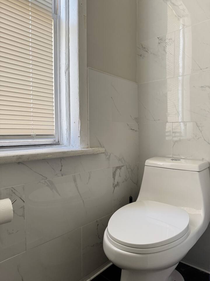 Cherry Street Retreat A | 2BD/1BA Apt near River