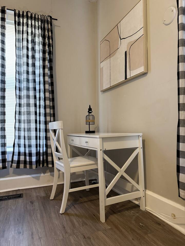 Cherry Street Retreat A | 2BD/1BA Apt near River