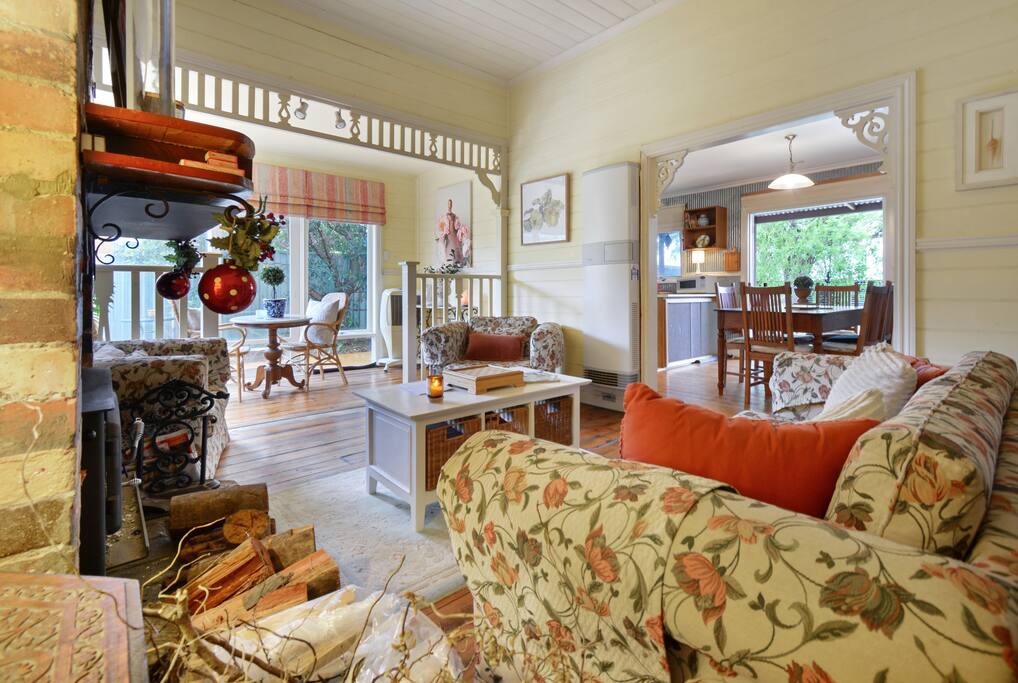 'Willow Cottage' Drysdale Cottage in Heart of Town