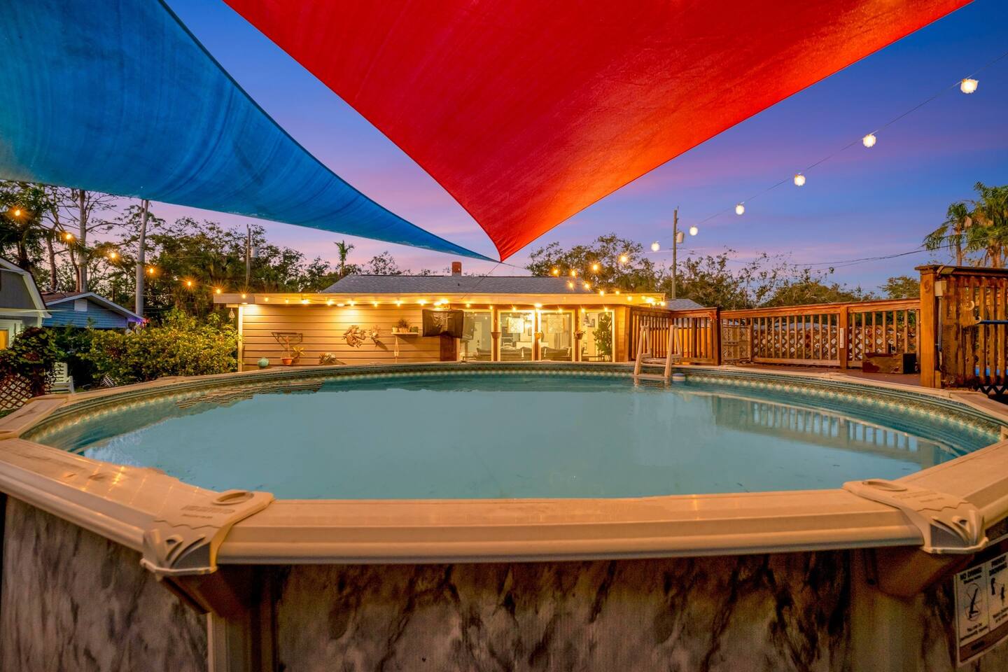 Poolside Family Bungalow - Sleeps 10