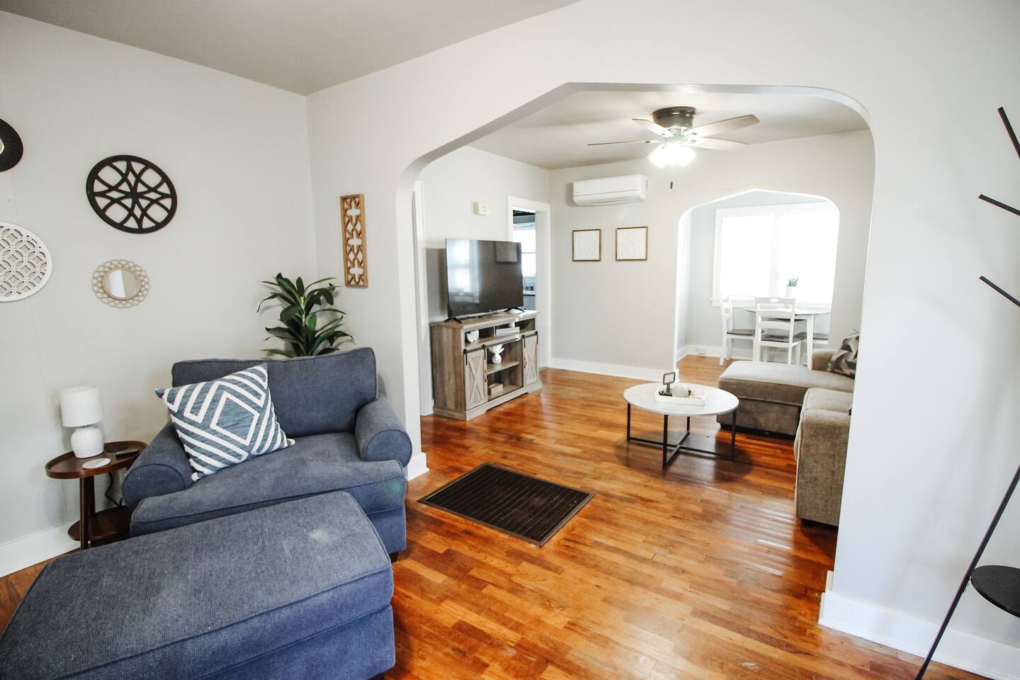 Central Location. Fenced Yard W Washer and Dryer - Holiday Home