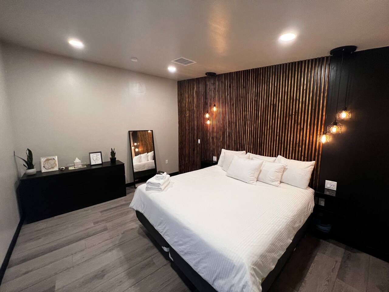 14 guests+8beds+5ba+6min Ftbliss + 10min Airport