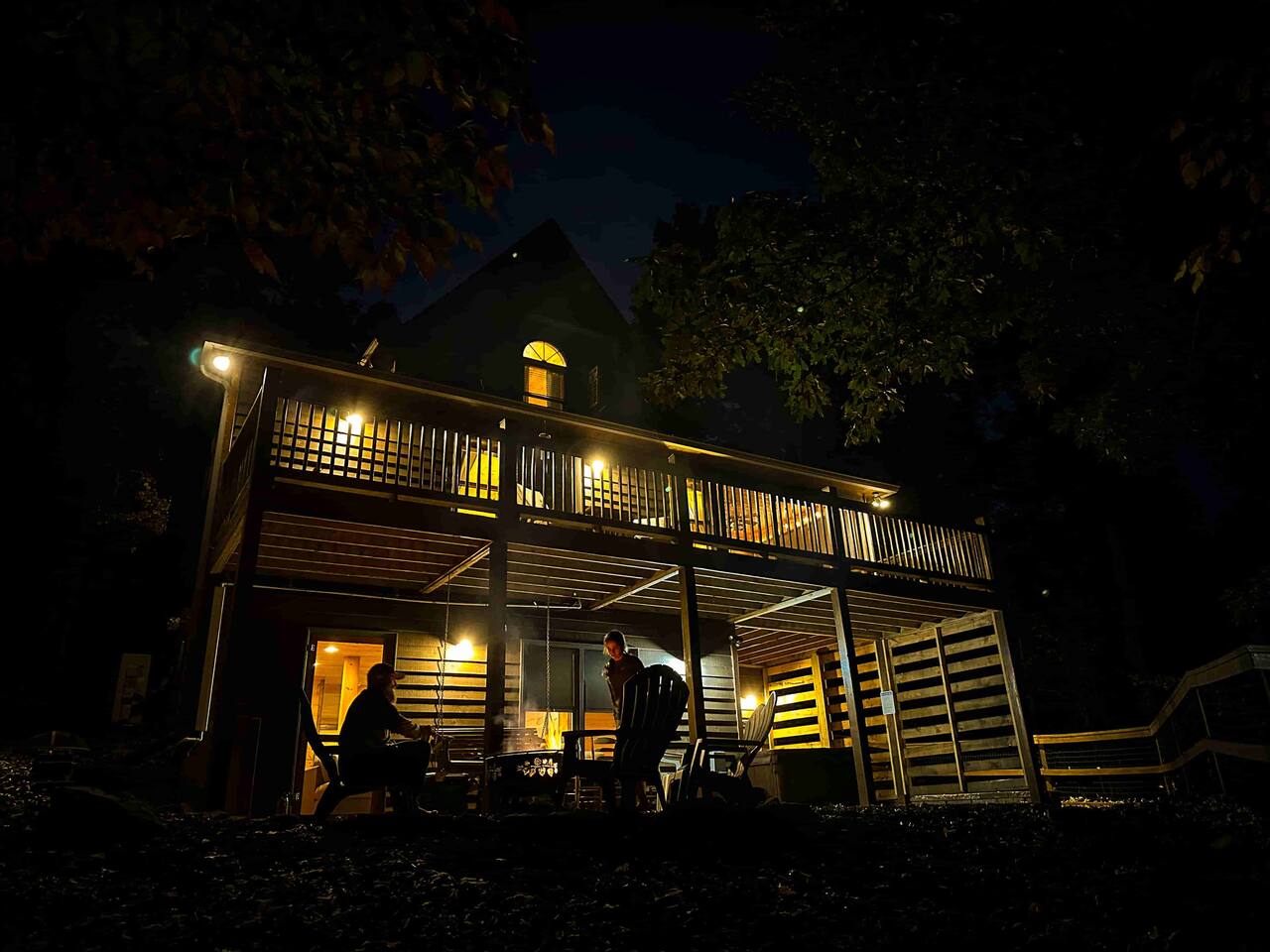 Dogs-Fence-13 Min Dwntn-Hot Tub-FirePit-Game Room