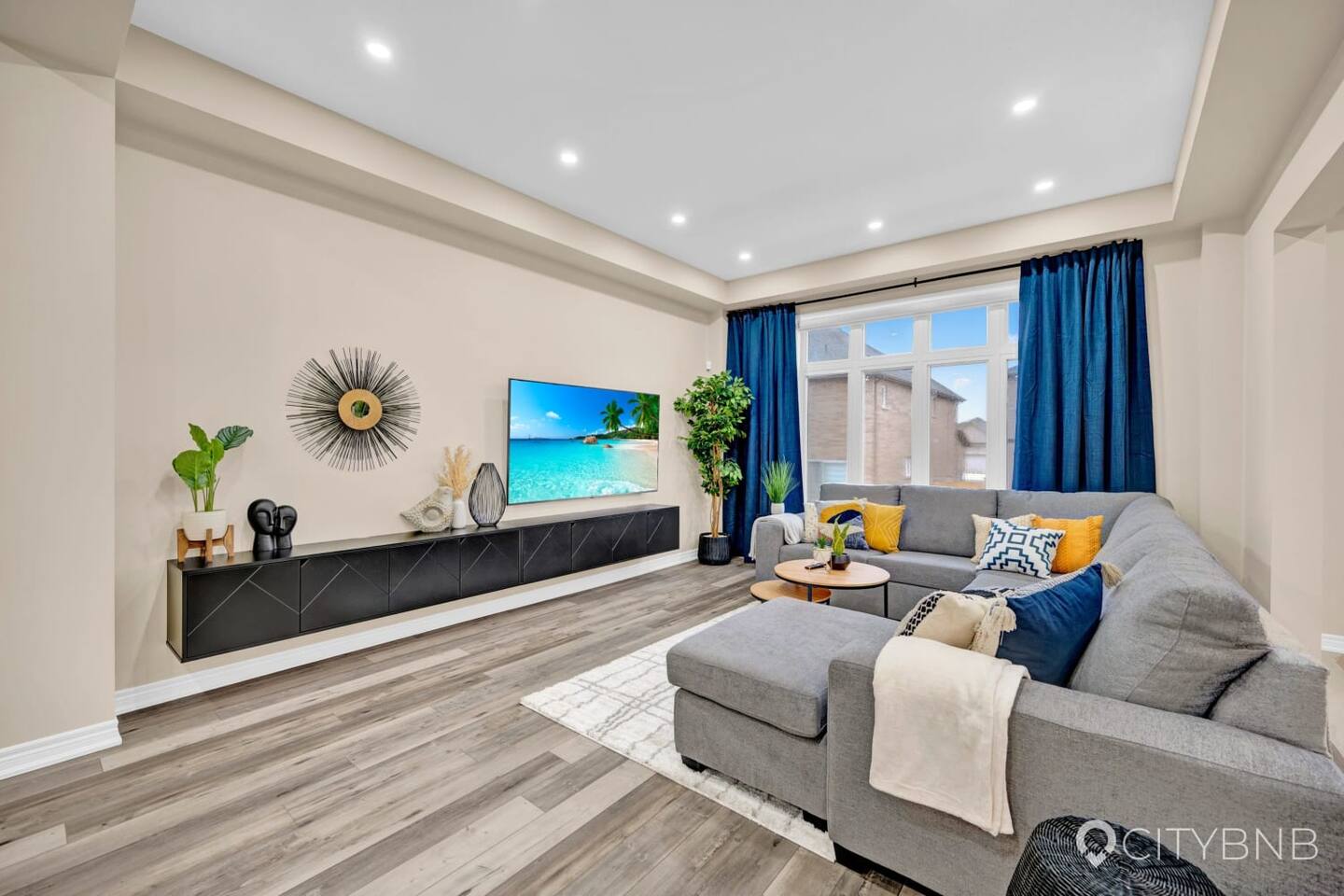 Thorold | 5BR | 20 mins to Niagara Falls