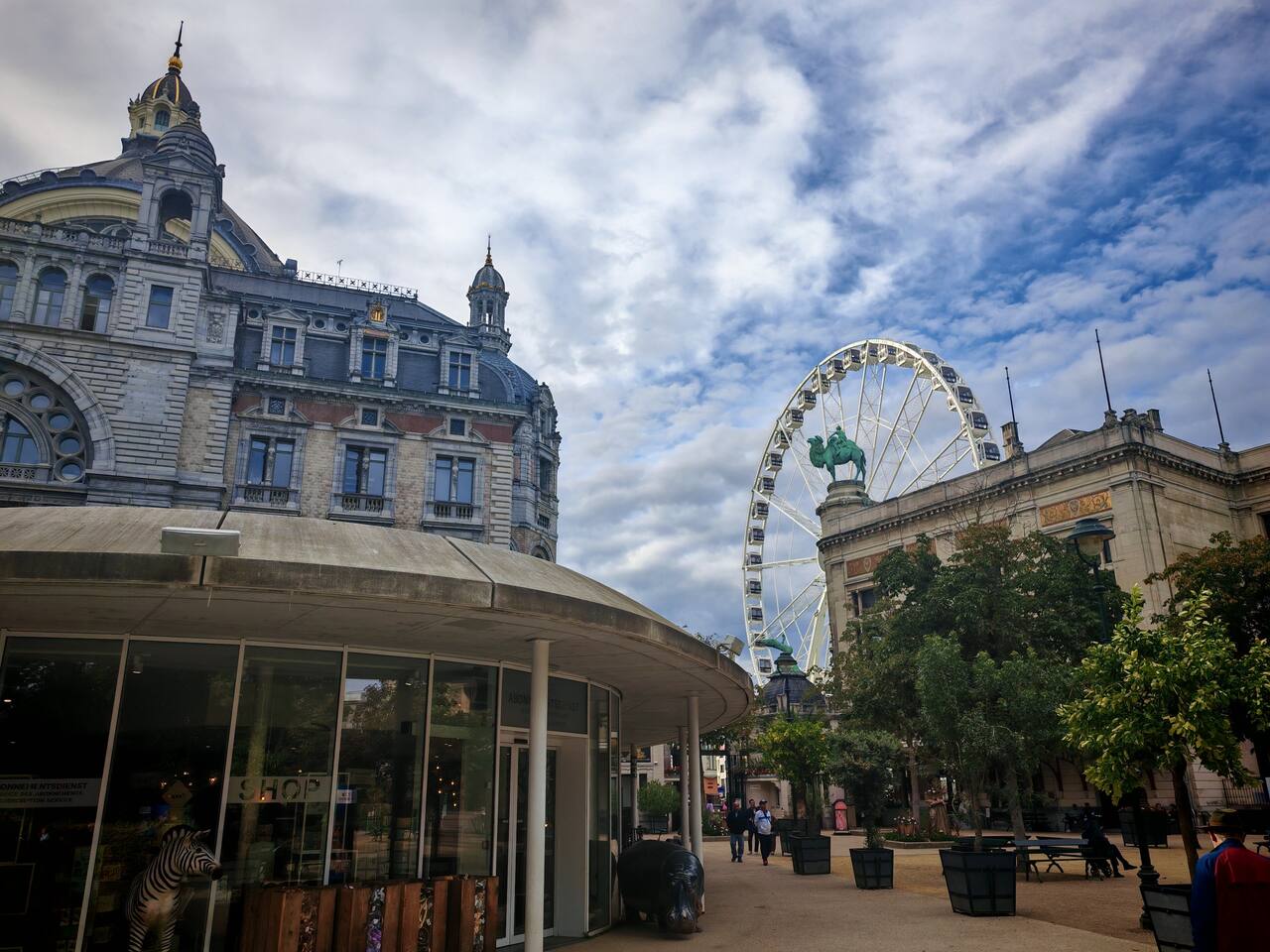 Royal Diamond Apartment @ Central Station