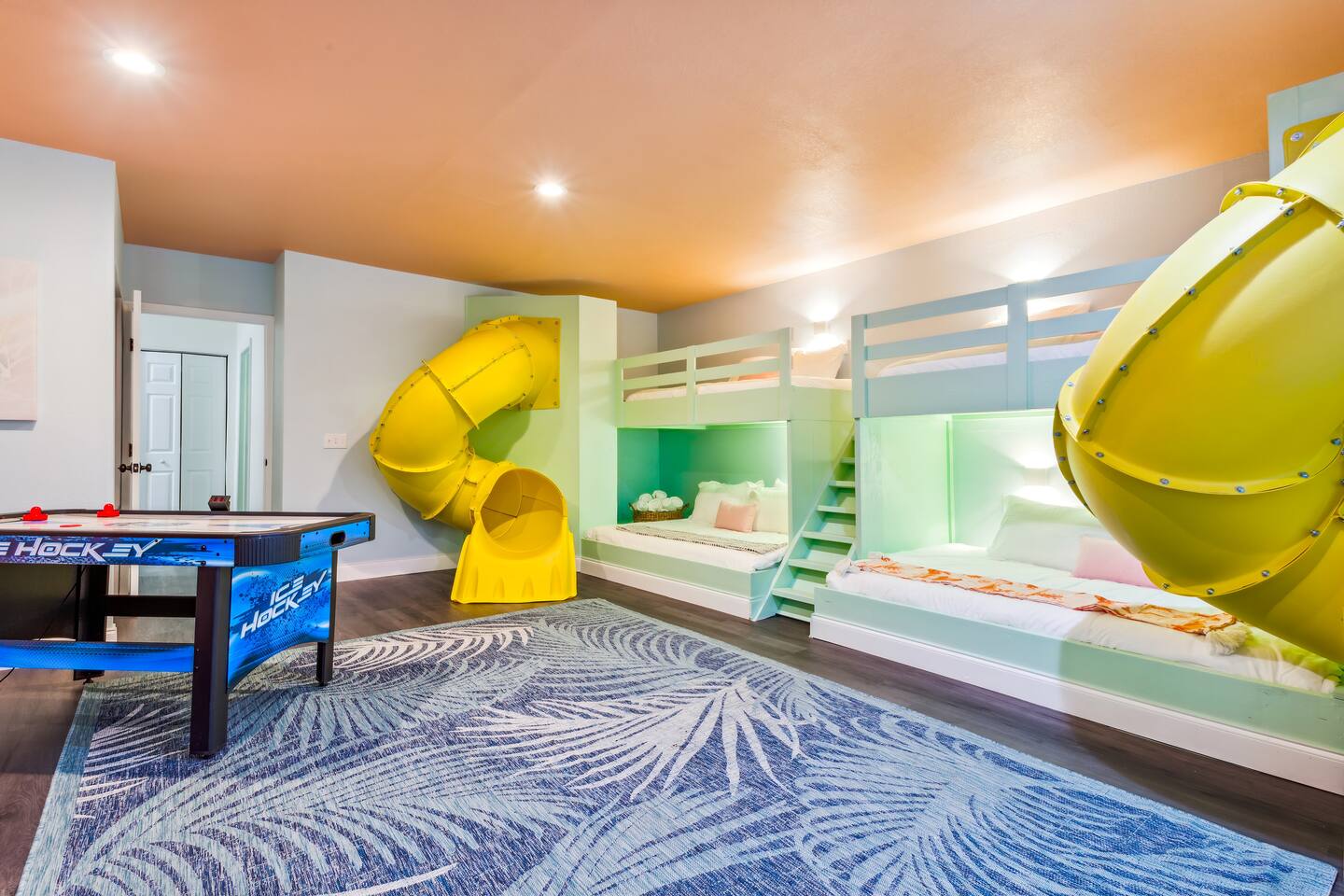 5BR Clearwater Resort | Heated Pool, Bowling, Golf