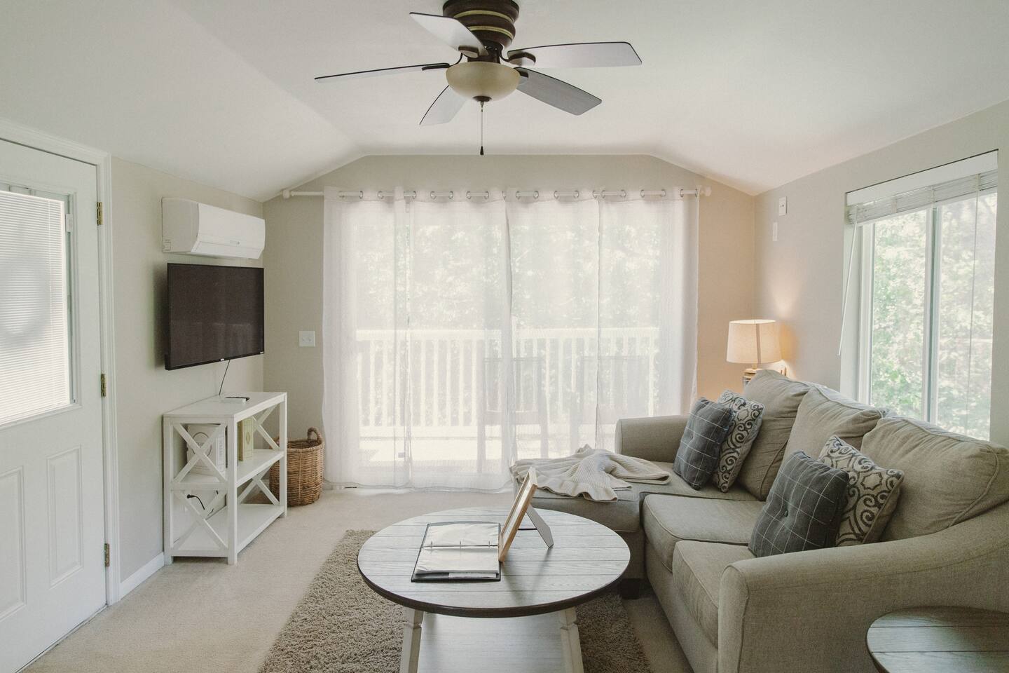 Hill View Apartment in Oak Glen