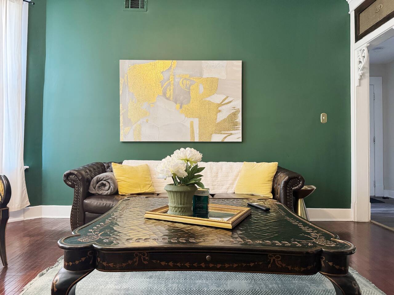 The Rose Inn D | KING 1BD/1BA Apt near Downtown