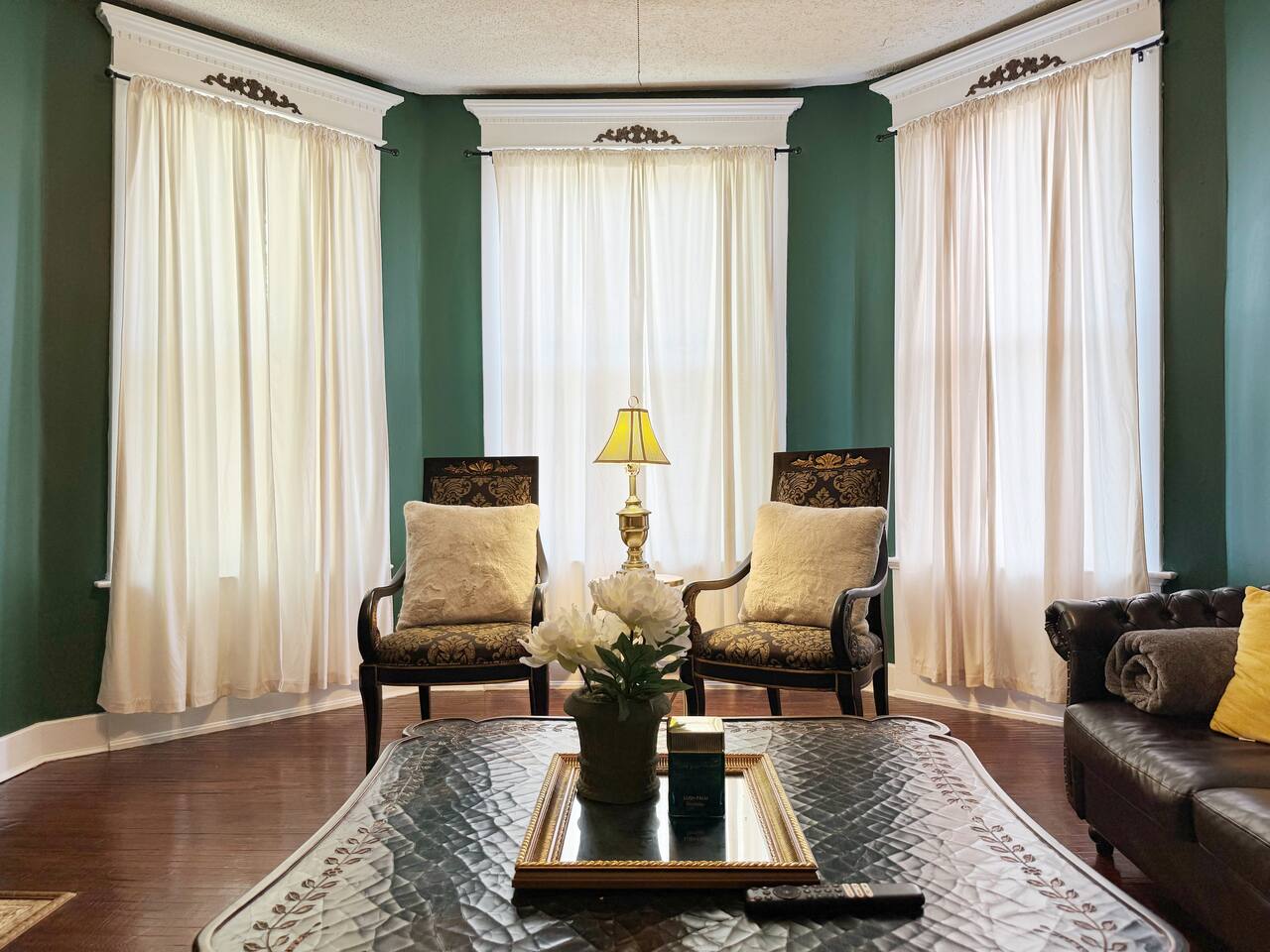 The Rose Inn D | KING 1BD/1BA Apt near Downtown