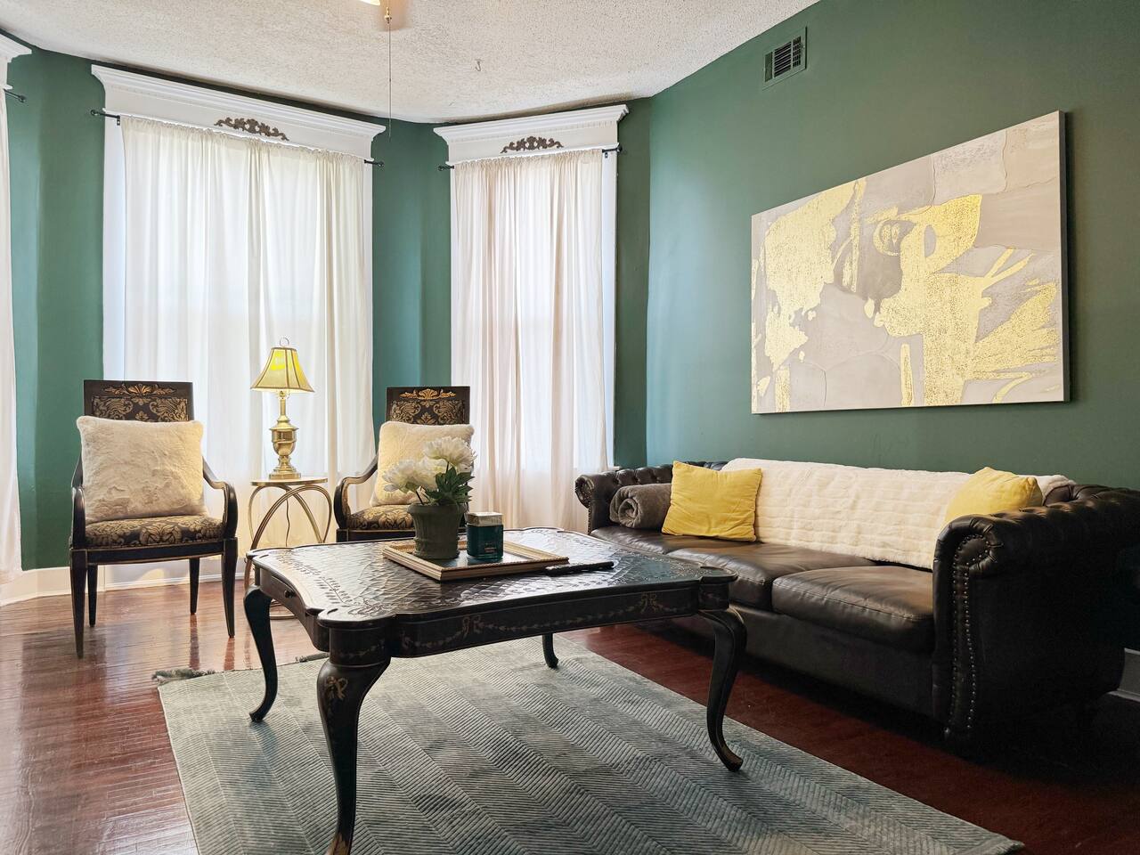 The Rose Inn D | KING 1BD/1BA Apt near Downtown