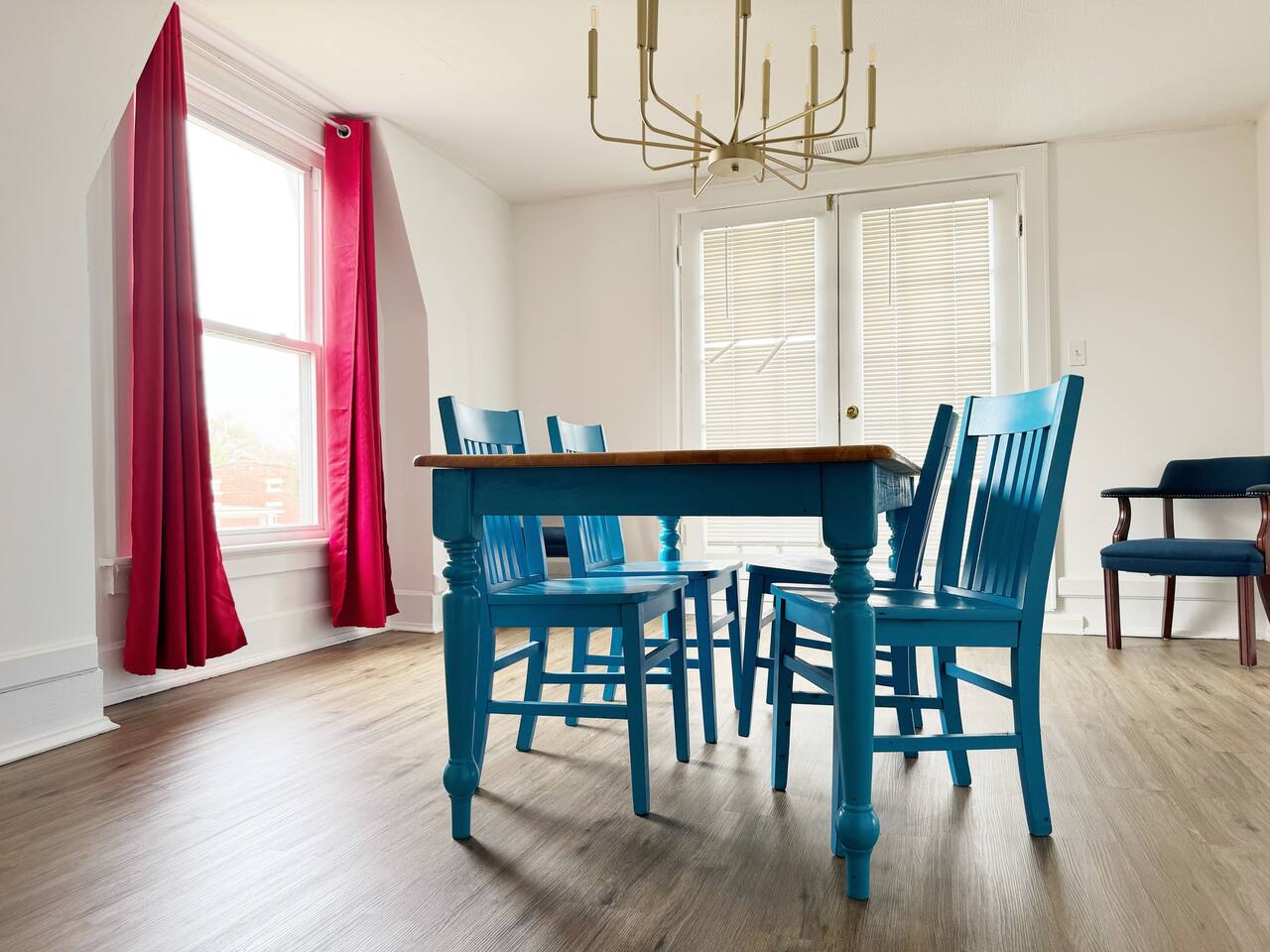 The Rose Inn E | KING 1BD/1BA Apt near Downtown photo 2