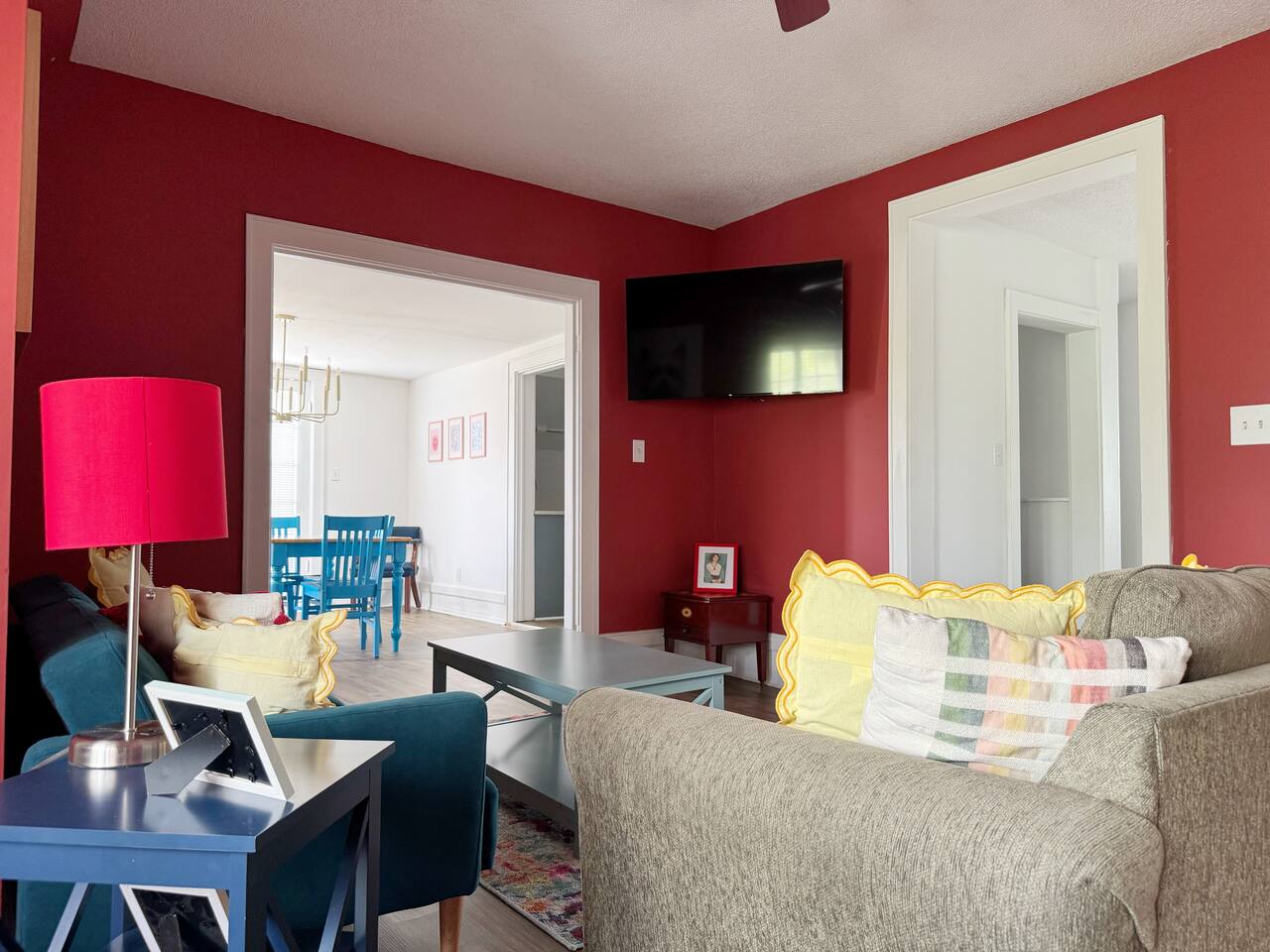 The Rose Inn E | KING 1BD/1BA Apt near Downtown