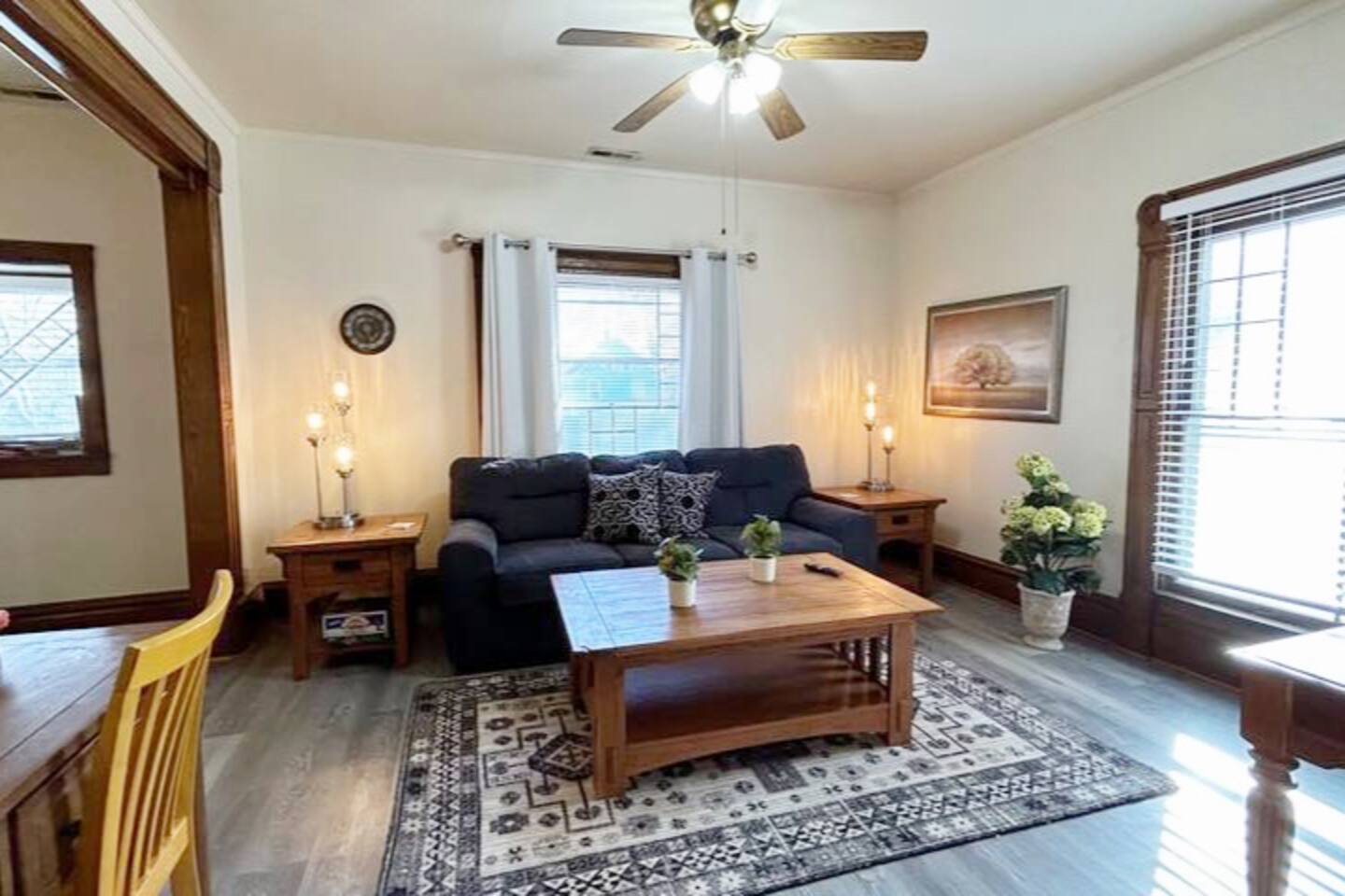 Kg Bd Full Condo steps to hospitals & Capitol -2