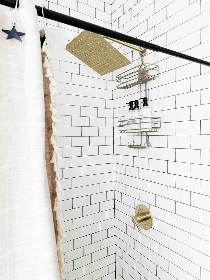 Victorian Holiday Home in Haynes Corner Arts District